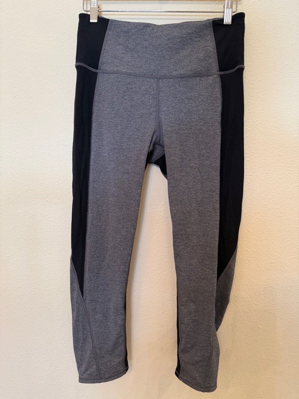 Lululemon Athletic Leggings in Charcoal and Black Size 10